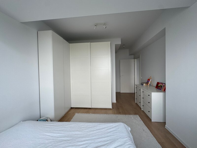 Vand ap 3 camere, complex Atria Urban Resort, se preda la cheie