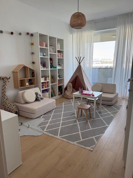 Vand ap 3 camere, complex Atria Urban Resort, se preda la cheie