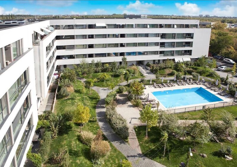 Vand ap 3 camere, complex Atria Urban Resort, se preda la cheie
